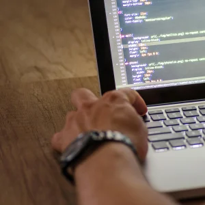 Abrir CNPJ para Desenvolvedor: O Perigo de Não se Formalizar e Como Evitar Problemas