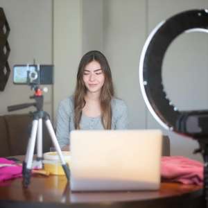 O SEGREDO dos YOUTUBERS que LUCRAM ALTO: Pessoa FÍSICA ou JURÍDICA? | Menor Imposto para Youtuber